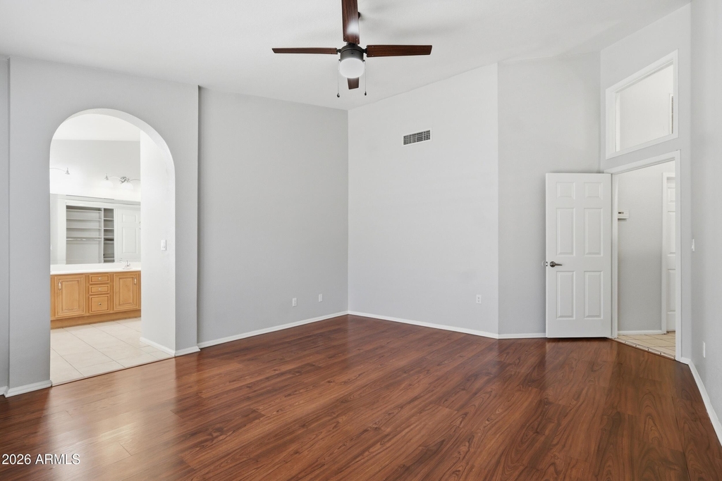 225 W Vera Lane - Photo 11