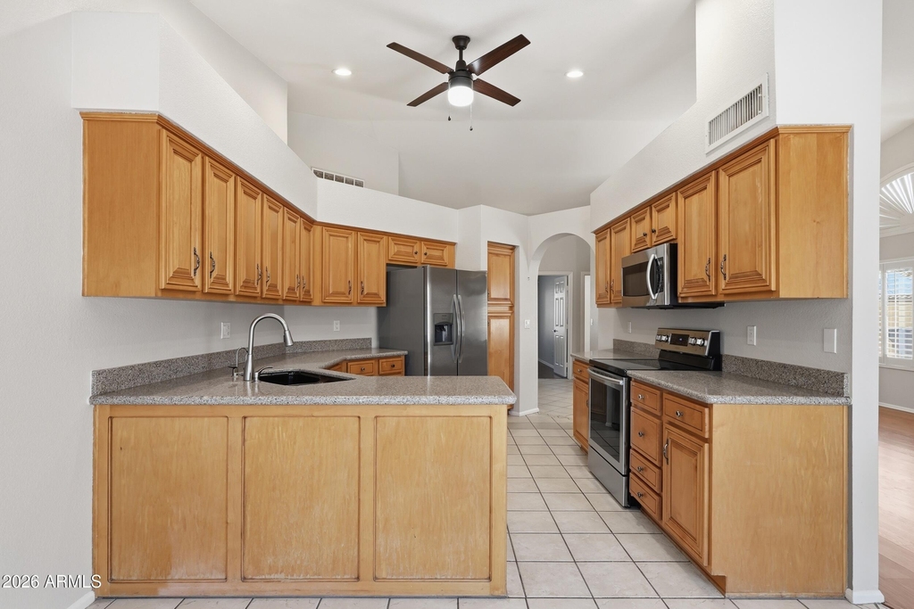 225 W Vera Lane - Photo 10