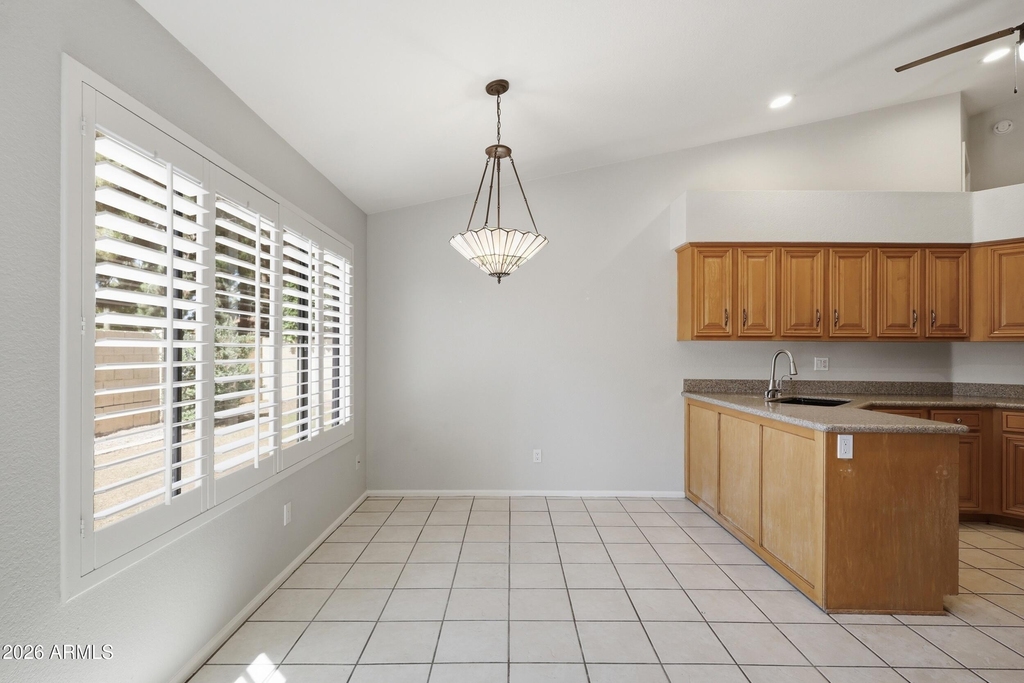 225 W Vera Lane - Photo 8