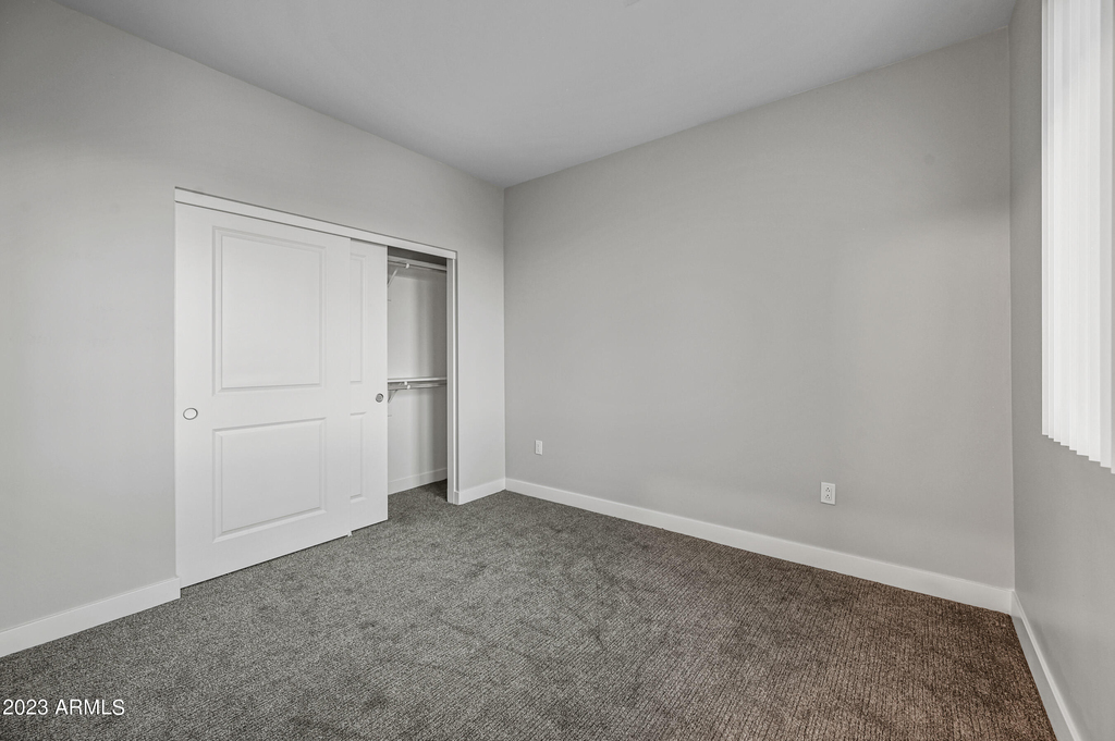 1023 W 5th Street - Photo 16