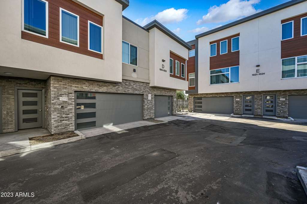 1023 W 5th Street - Photo 26