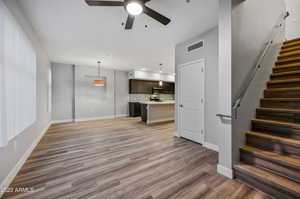 1023 W 5th Street - Photo 10