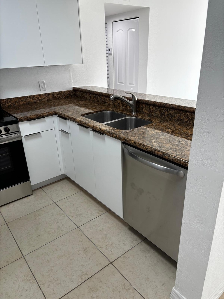 1515 Lake Crystal Drive - Photo 3