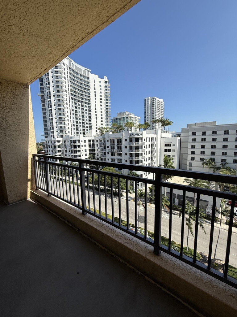 100 N Federal Highway - Photo 0