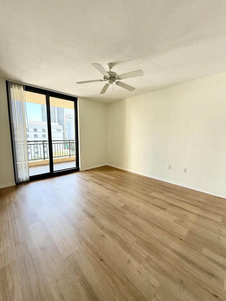 100 N Federal Highway - Photo 5