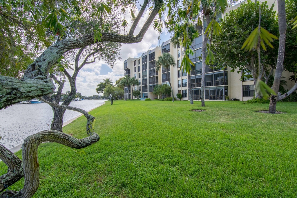 20 Royal Palm Way - Photo 10