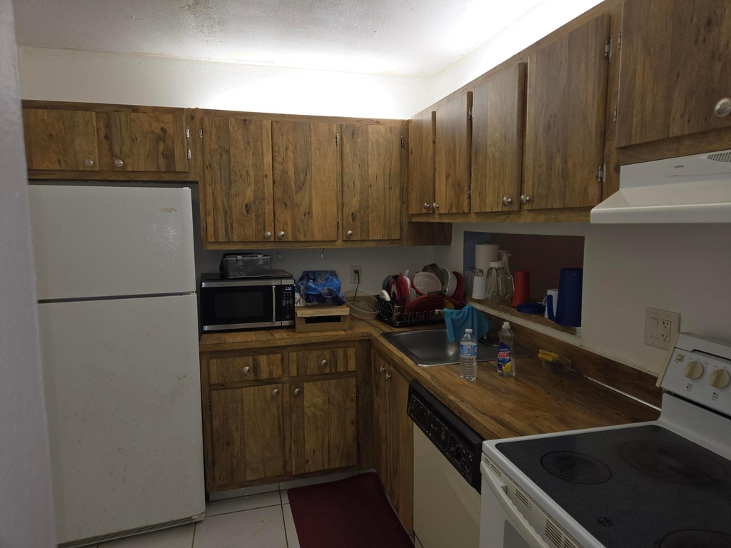 5190 Las Verdes Circle - Photo 4