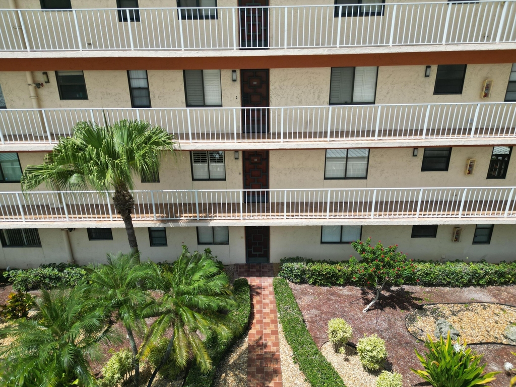 7370 S Oriole Boulevard - Photo 12