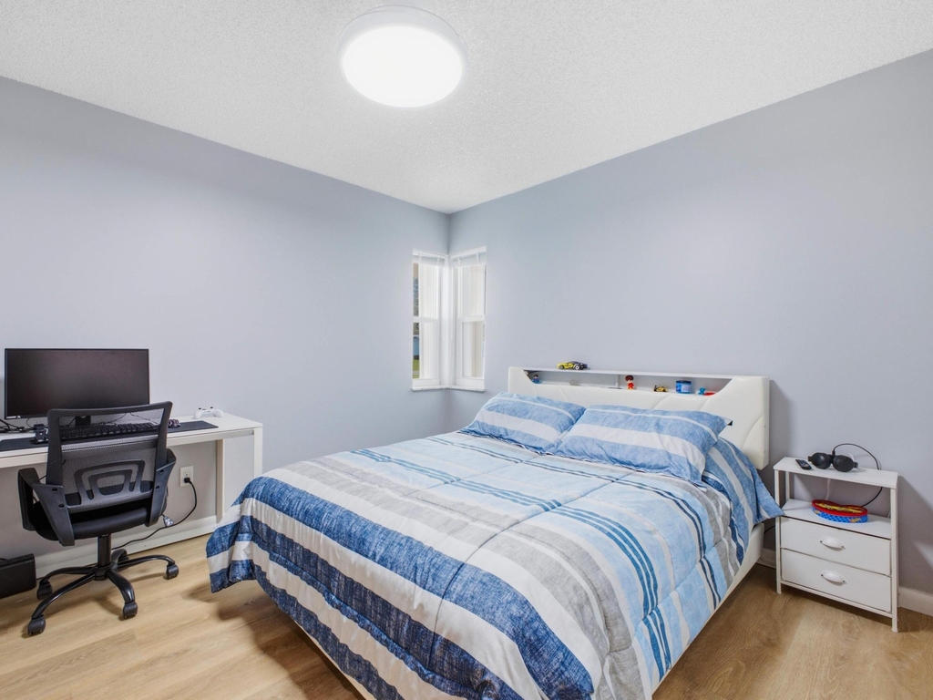 441 Sw Curry Street - Photo 3