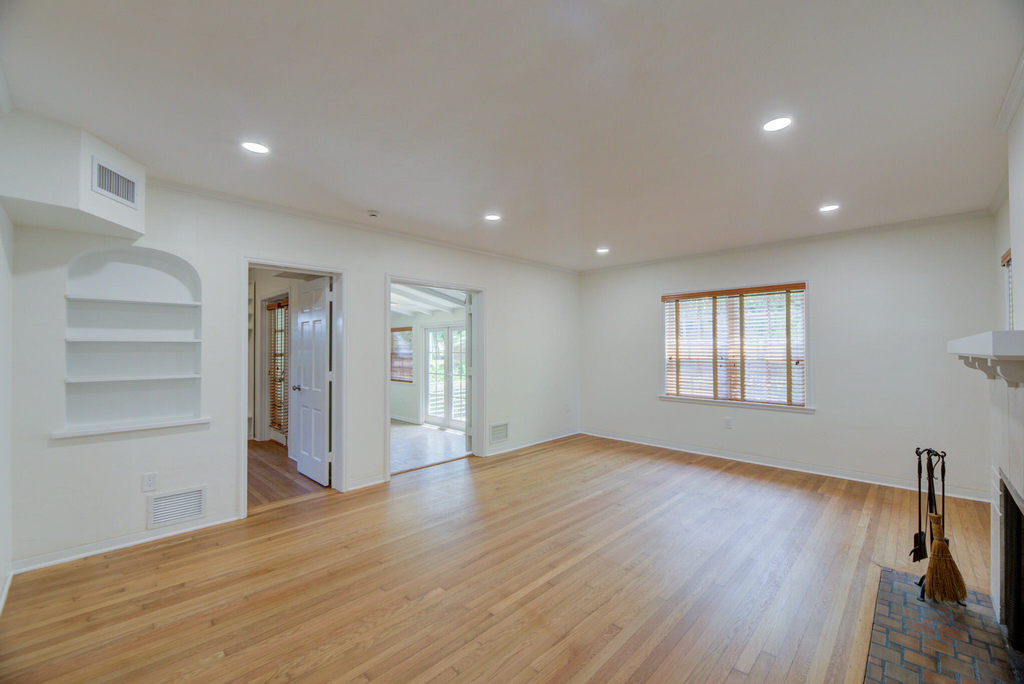 1601 Se 2nd Street - Photo 5