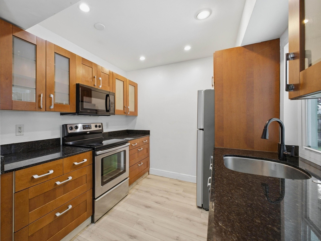 1680 Ne 34th Lane - Photo 6