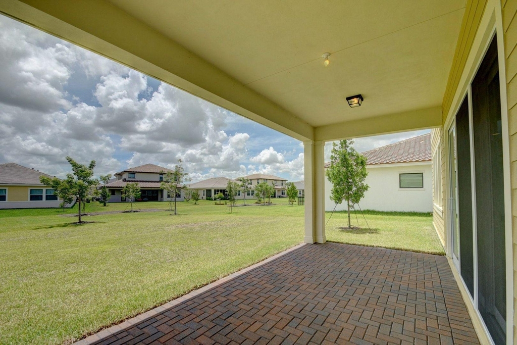 1000 Sterling Pine Place - Photo 16