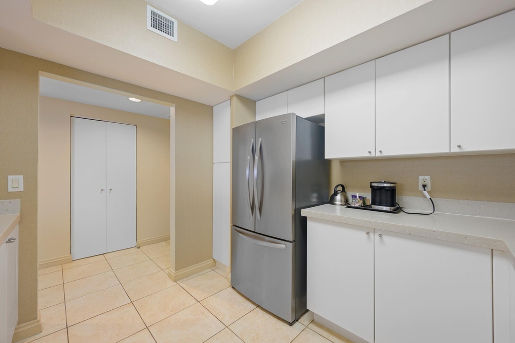 17375 Collins Avenue - Photo 13