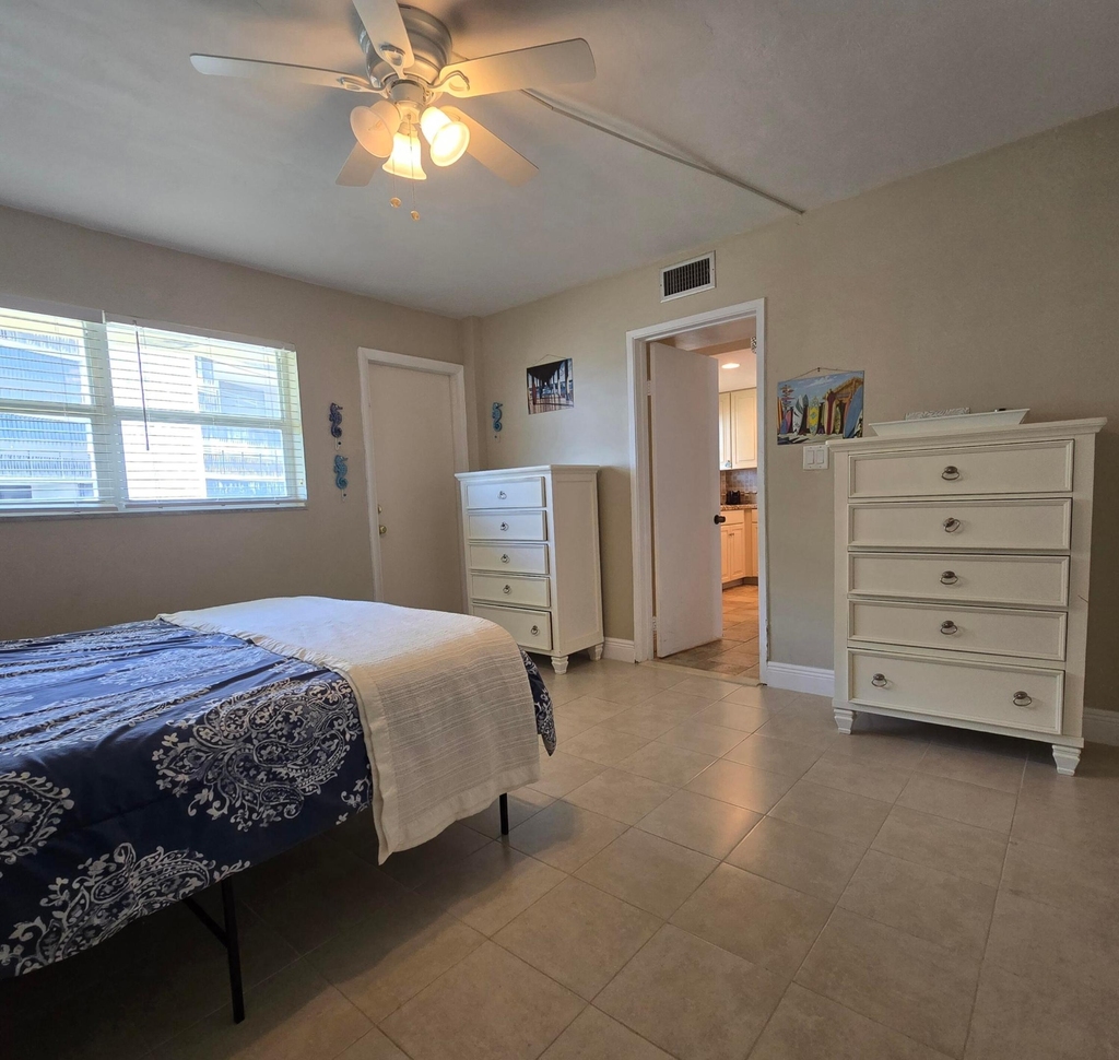 1161 Hillsboro Mile - Photo 42