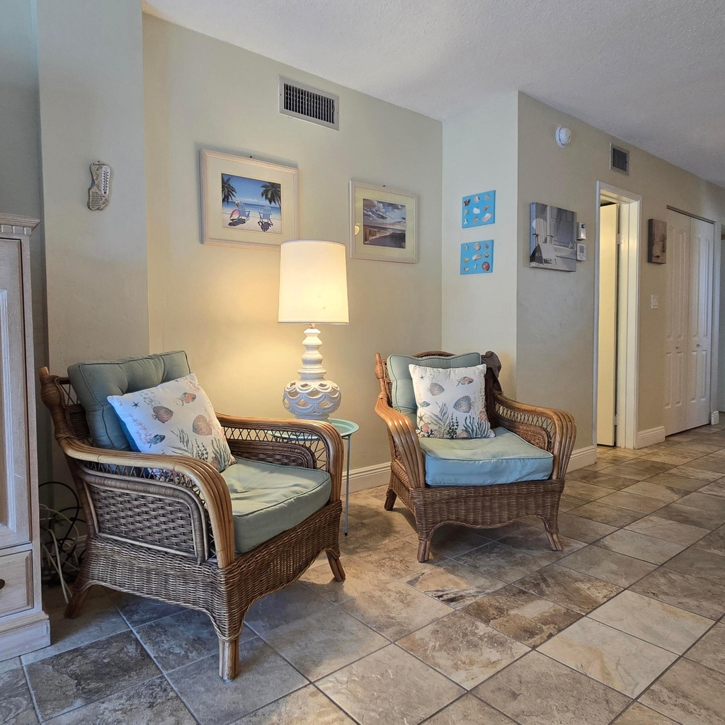 1161 Hillsboro Mile - Photo 33
