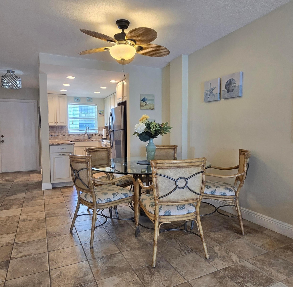 1161 Hillsboro Mile - Photo 36