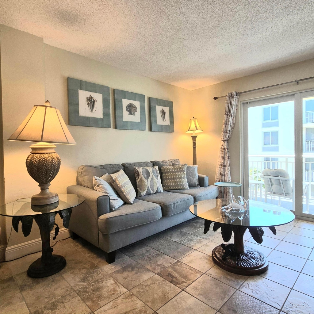 1161 Hillsboro Mile - Photo 32