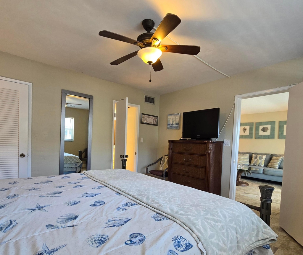 1161 Hillsboro Mile - Photo 21