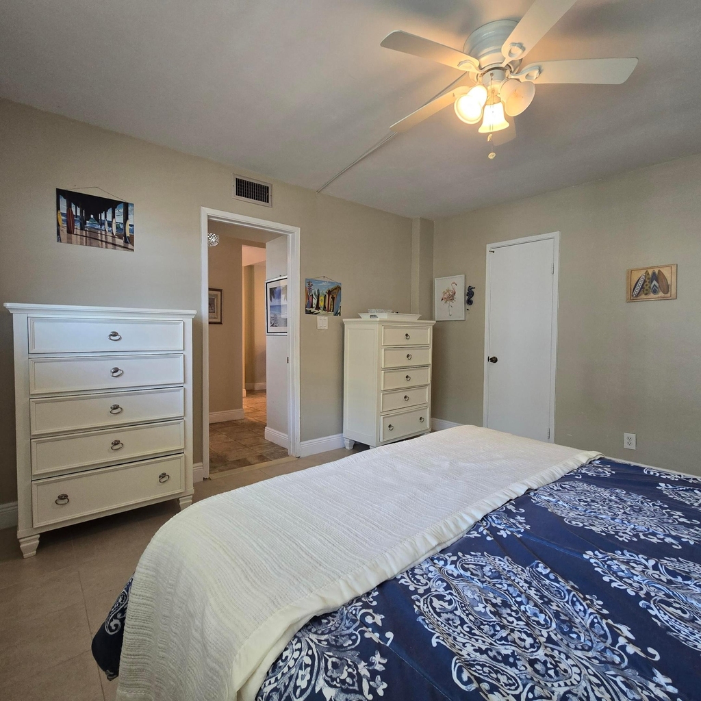 1161 Hillsboro Mile - Photo 46