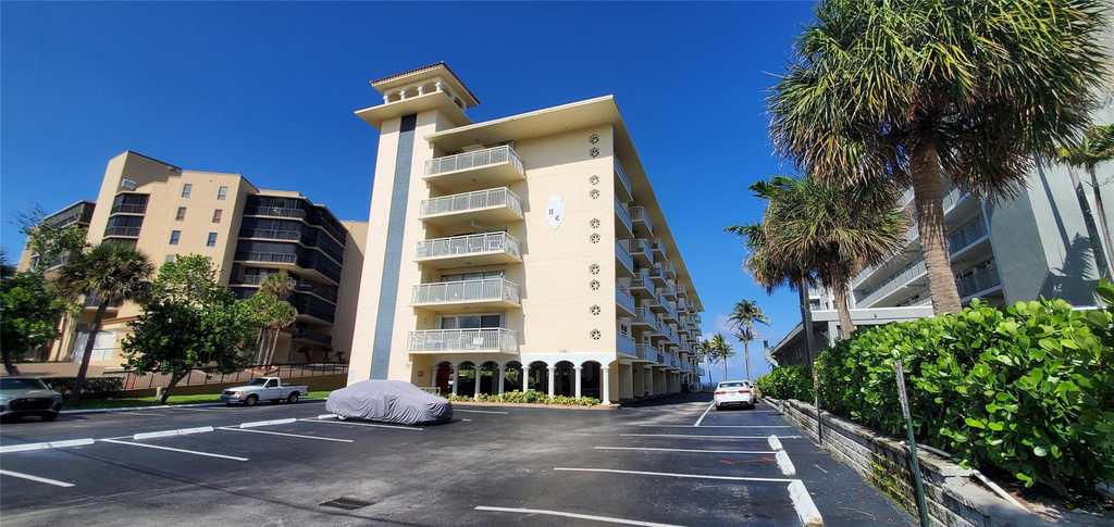 1161 Hillsboro Mile - Photo 1
