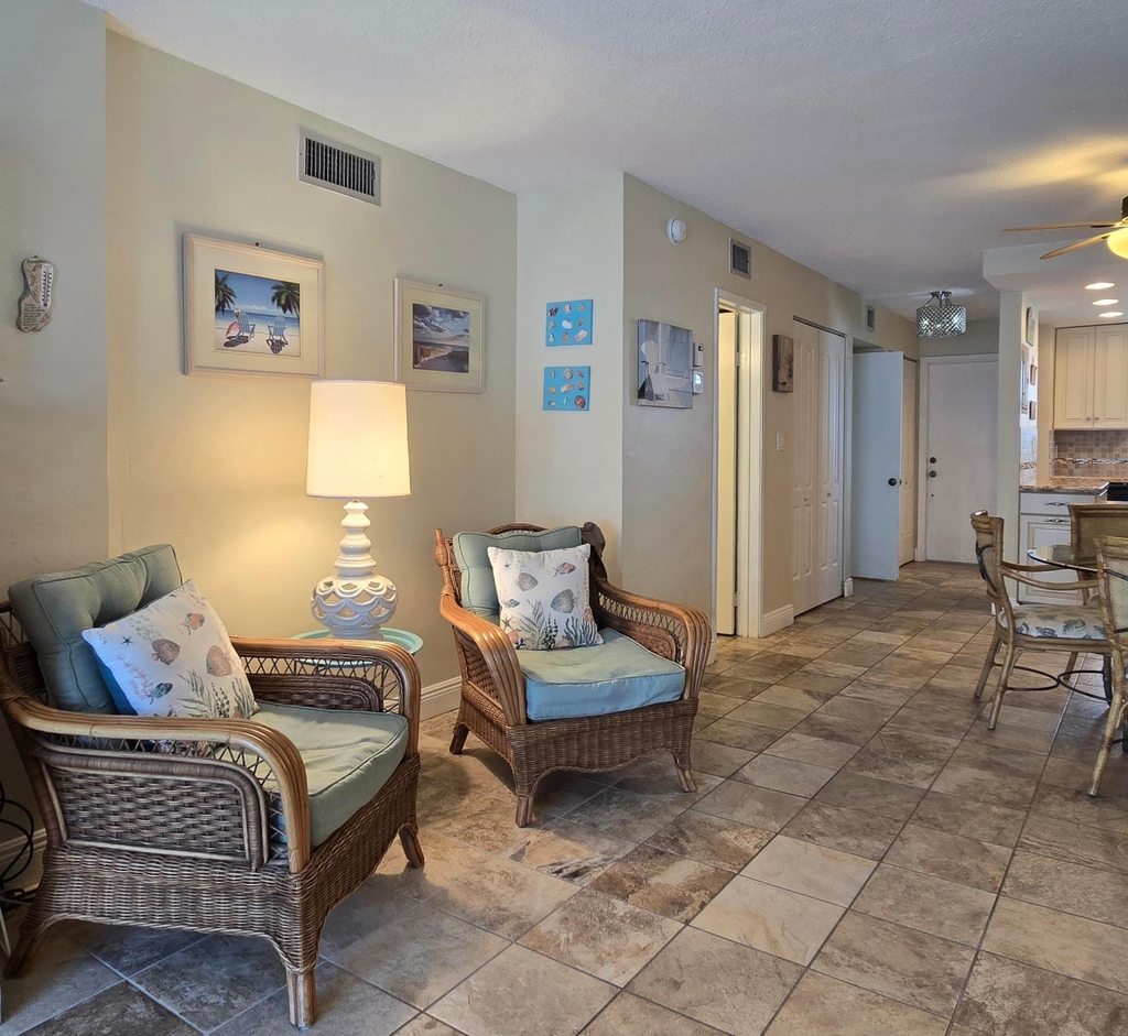 1161 Hillsboro Mile - Photo 30