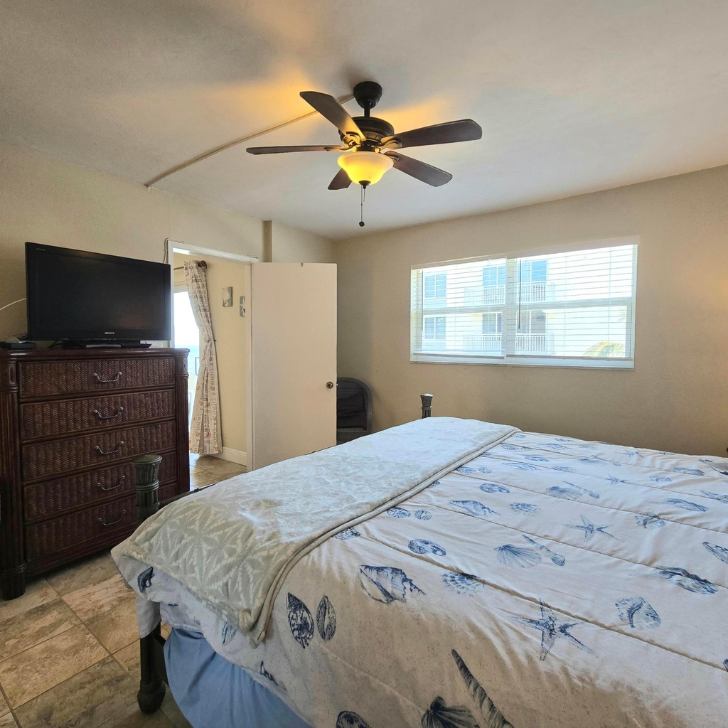 1161 Hillsboro Mile - Photo 19