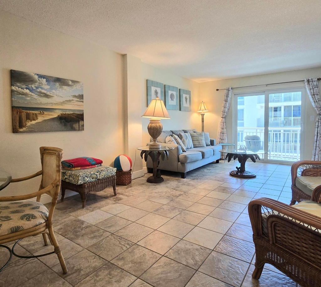 1161 Hillsboro Mile - Photo 9