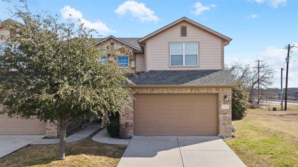 124 Castleridge Drive - Photo 0