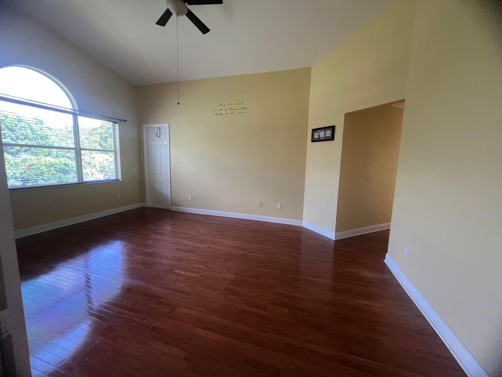 2621 Danforth Terrace - Photo 6