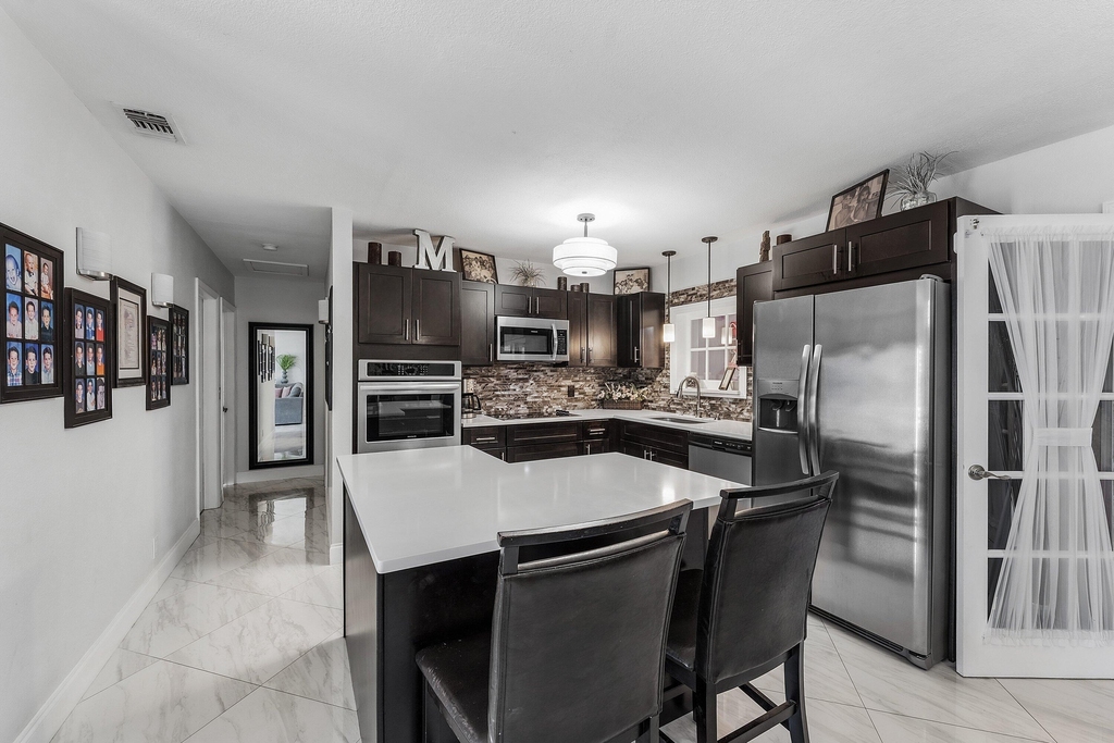 517 Ibis Drive - Photo 0