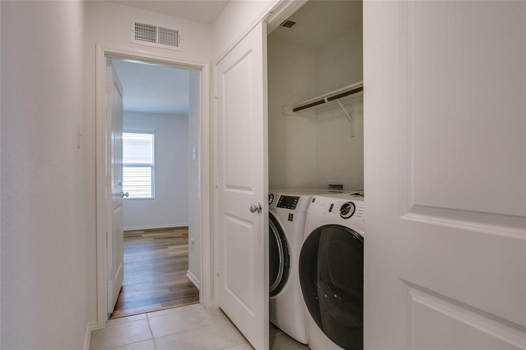 7912 Churchill Street - Photo 14