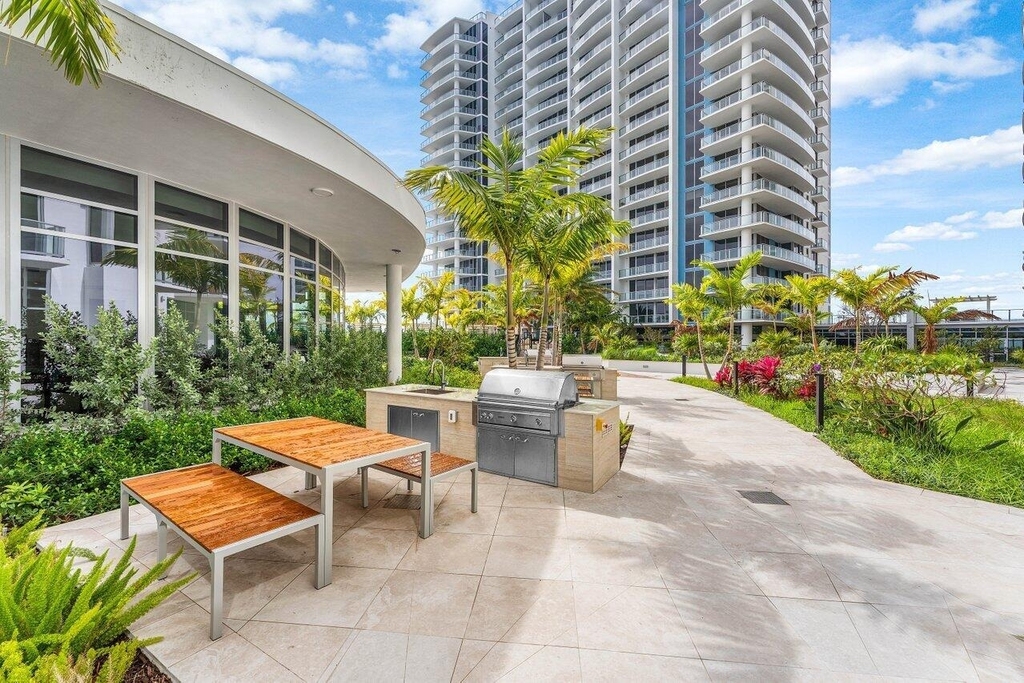 220 Lake Shore Drive - Photo 28