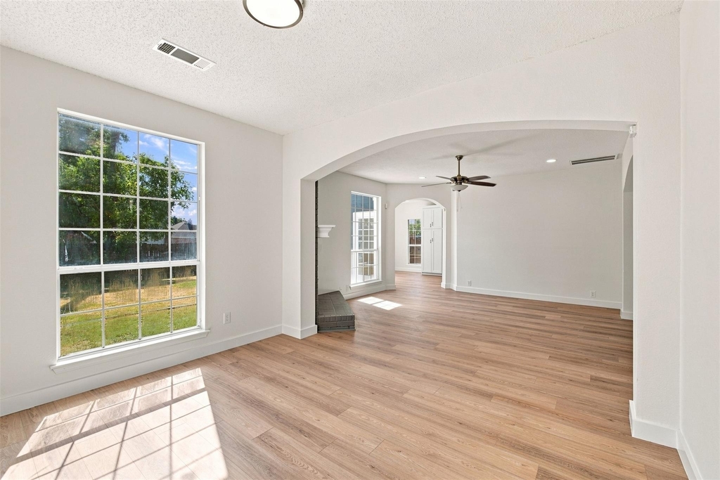 2124 Newport Drive - Photo 7