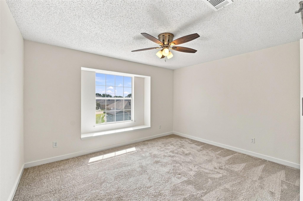 2124 Newport Drive - Photo 17