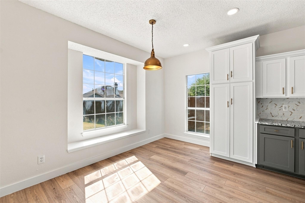 2124 Newport Drive - Photo 8