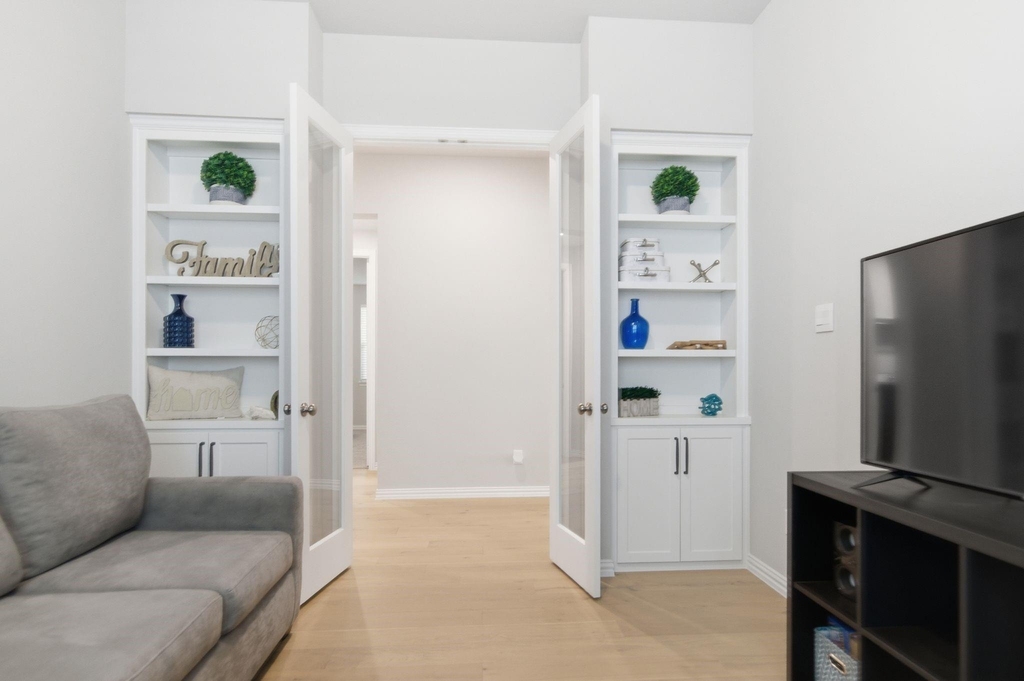 910 Winter Cherry Lane - Photo 11