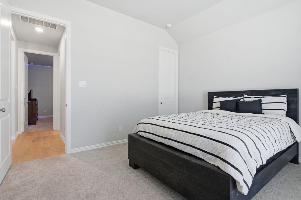 910 Winter Cherry Lane - Photo 19