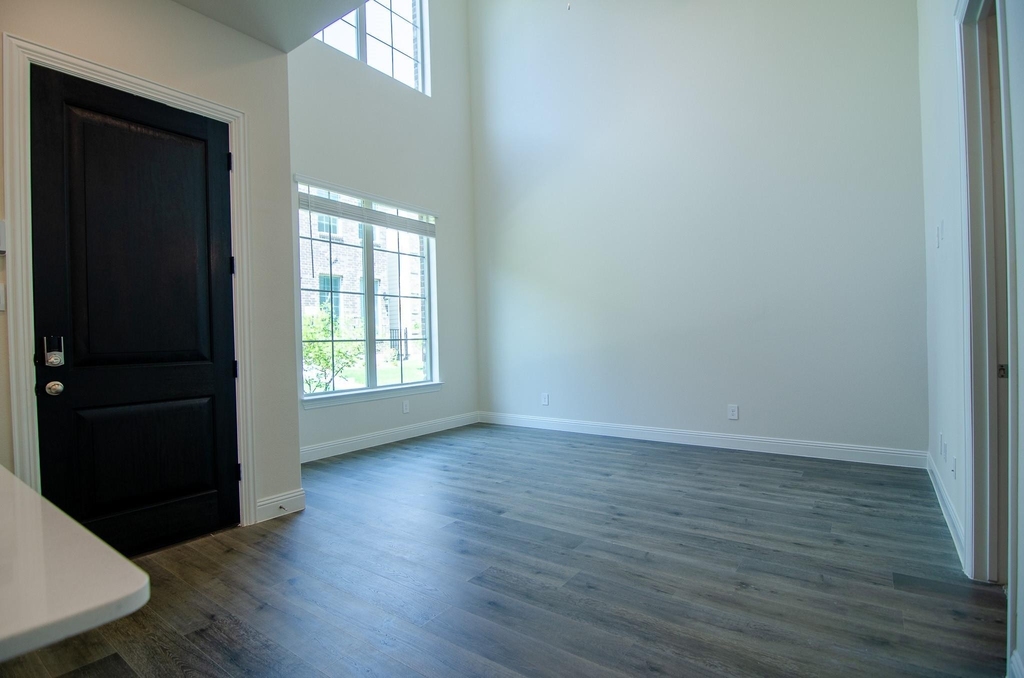 4541 Cinema Street - Photo 3