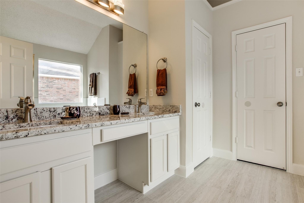 3708 Villanova Drive - Photo 9