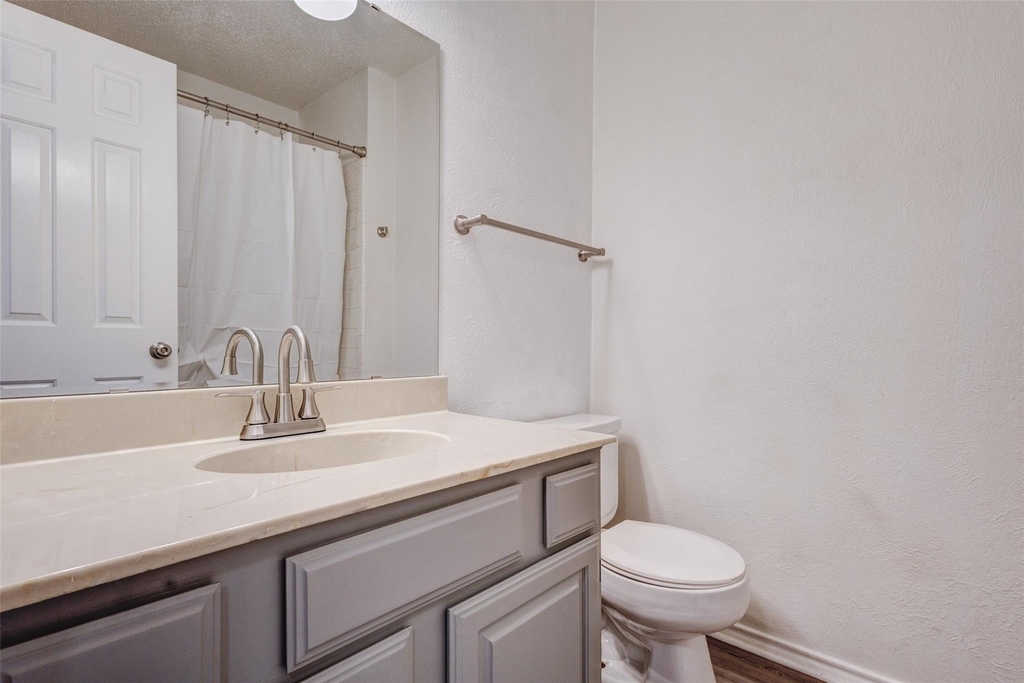 910 Cedar Terrace - Photo 22
