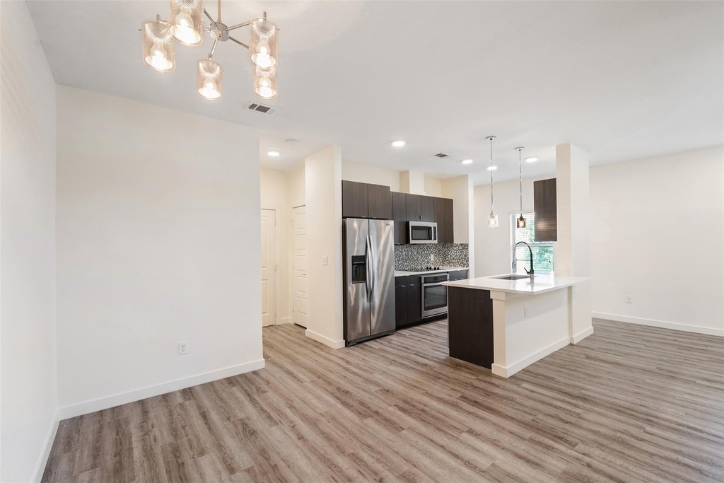 1583 Fiji Street - Photo 8