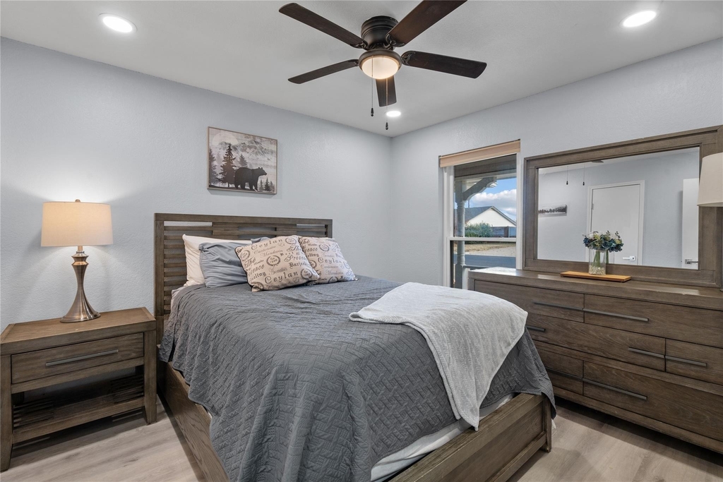 7629 Cedarhill Road - Photo 15