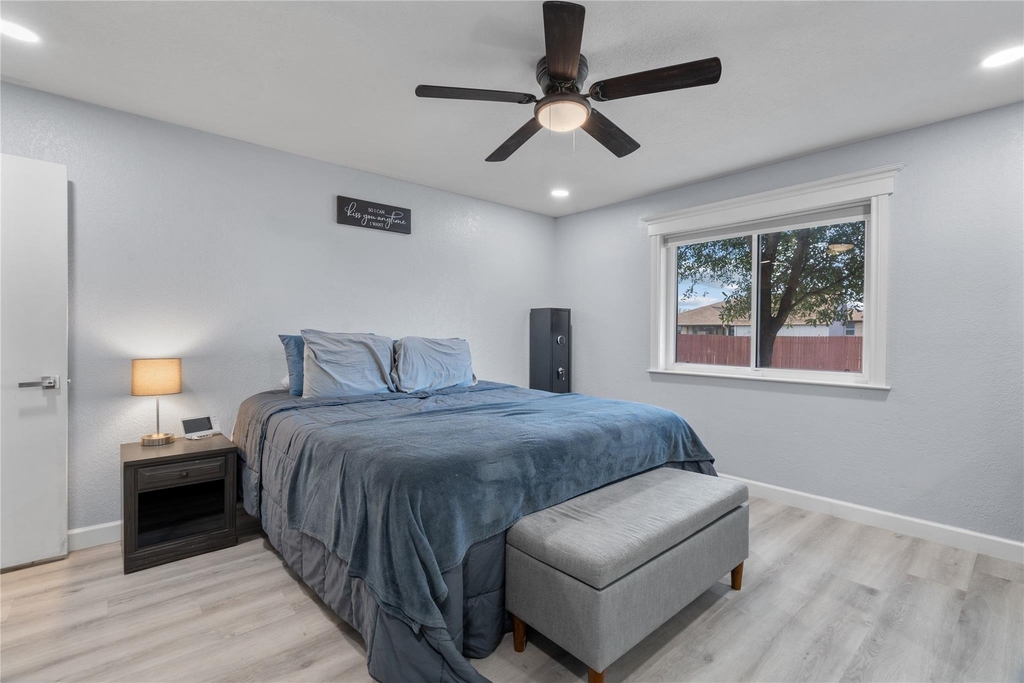 7629 Cedarhill Road - Photo 10