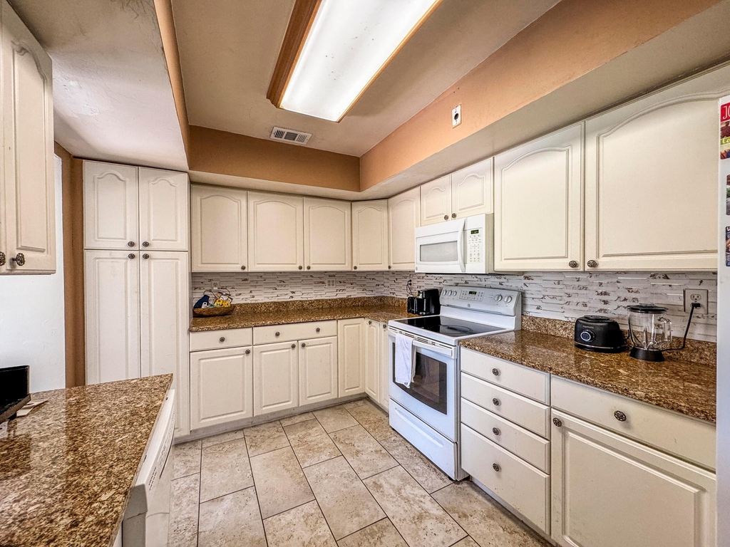 1326 Lake Erie Drive - Photo 4