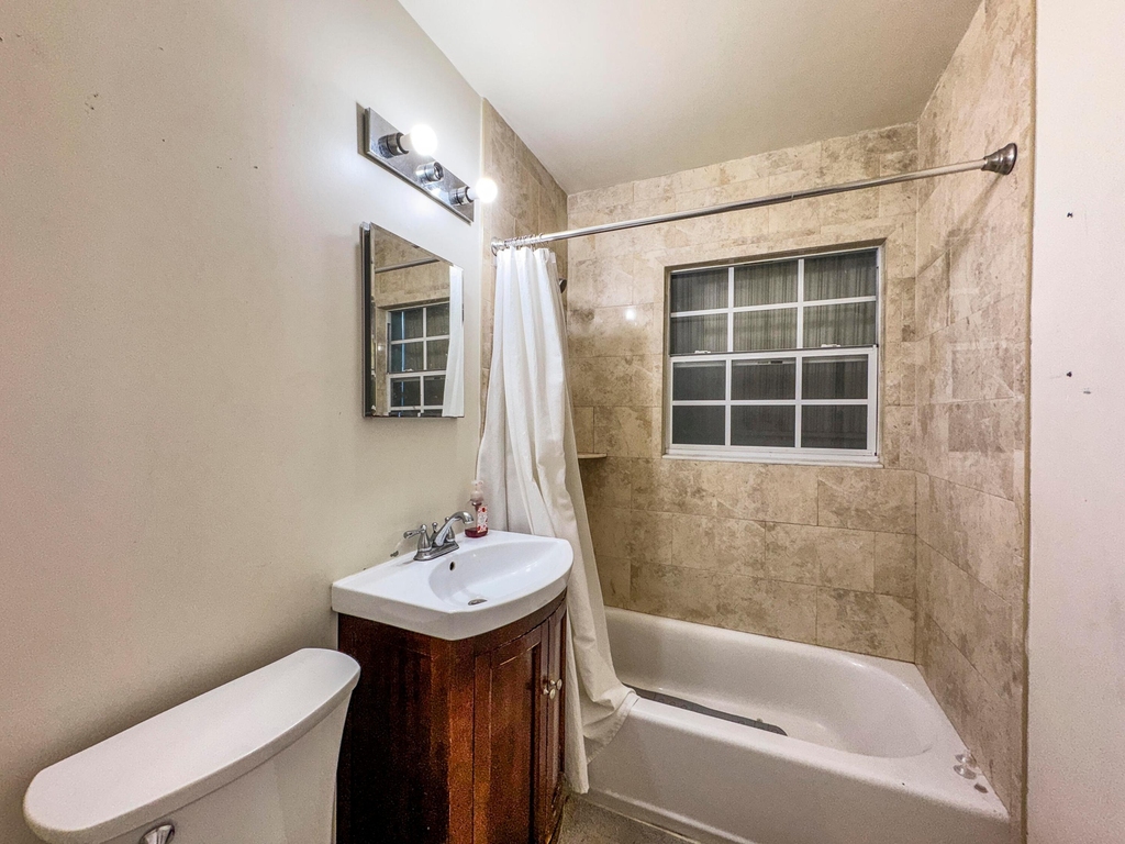 1326 Lake Erie Drive - Photo 7