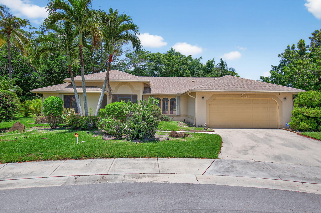 2925 Riviera Drive - Photo 2