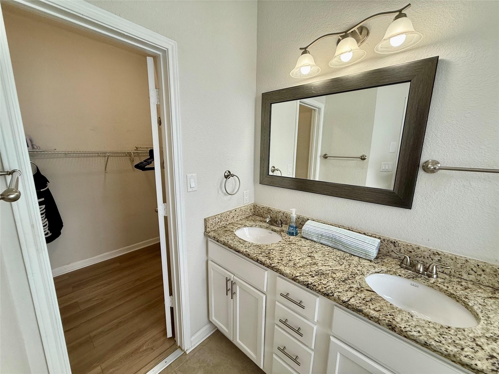 4800 W Lovers Lane - Photo 10