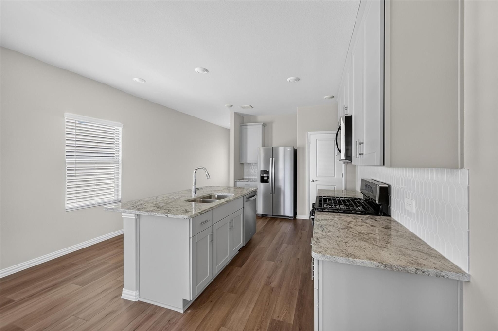 3520 Bridgeport Drive - Photo 6