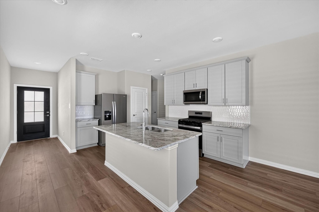 3520 Bridgeport Drive - Photo 4