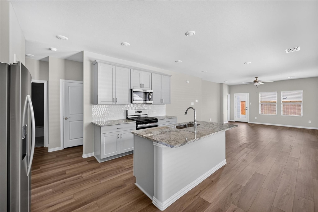 3520 Bridgeport Drive - Photo 3